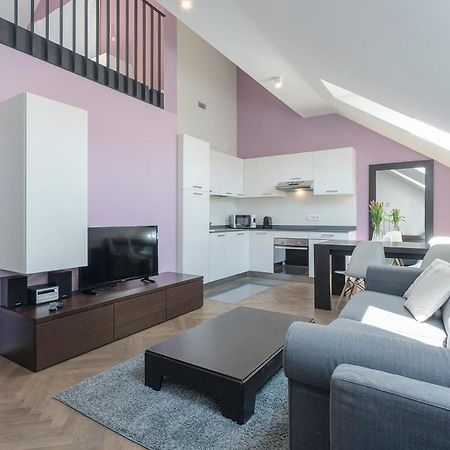 Modern Apartments Close To River Praga Exterior foto