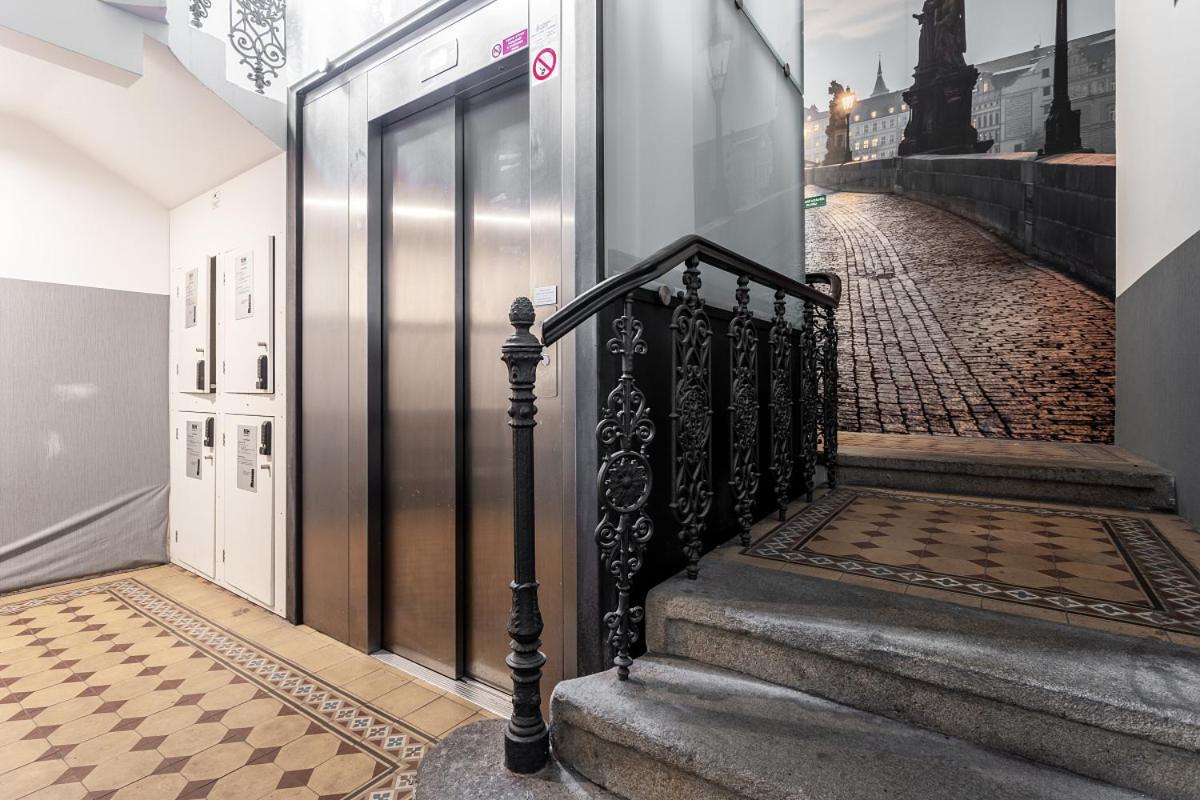 Modern Apartments Close To River Praga Exterior foto