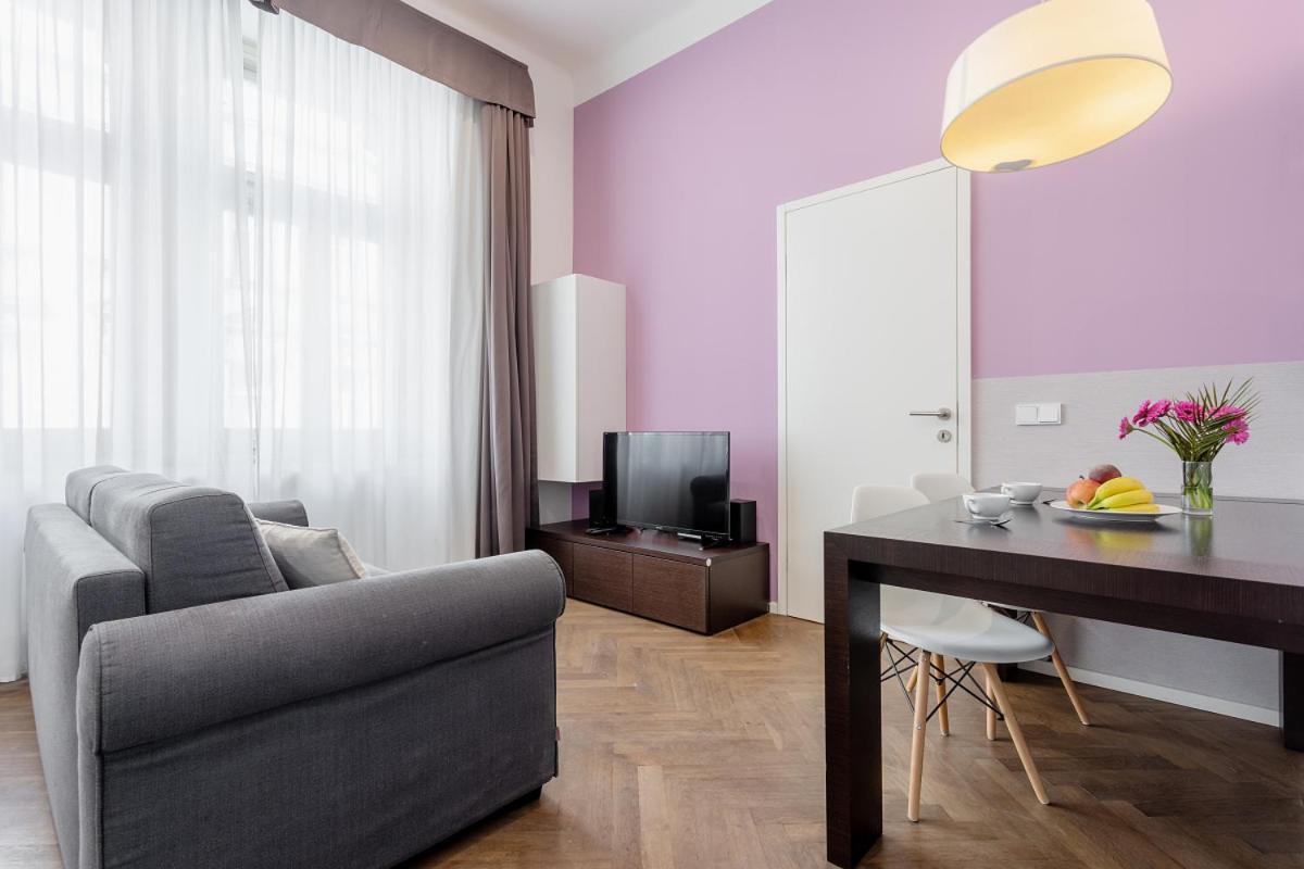 Modern Apartments Close To River Praga Exterior foto